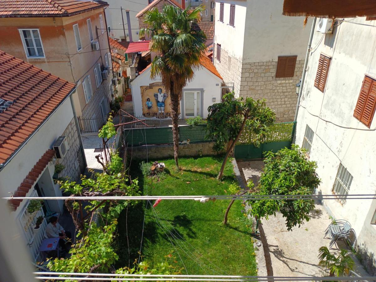 Villa Old Stone House In Historical Area Split Exterior foto